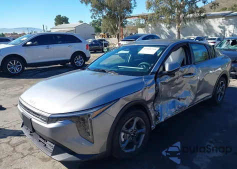 2025 Kia K4 Lxs z USA, uszkodzony, nr VIN 3KPFT4DE1SE217758